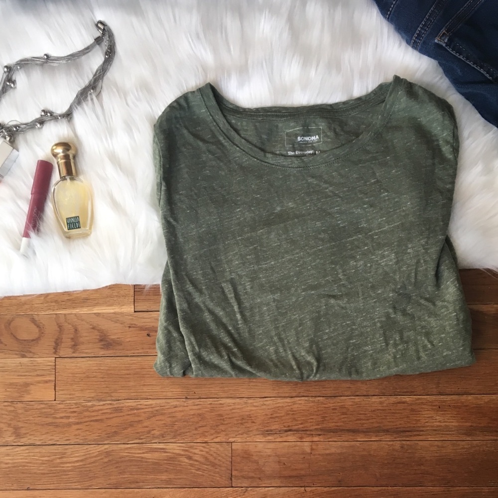 EUC Green w White Spreckles Sonoma “Everyday Tee”